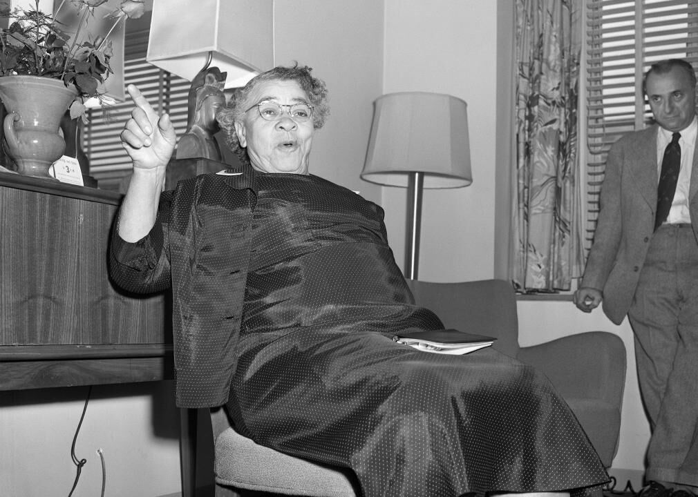 1952